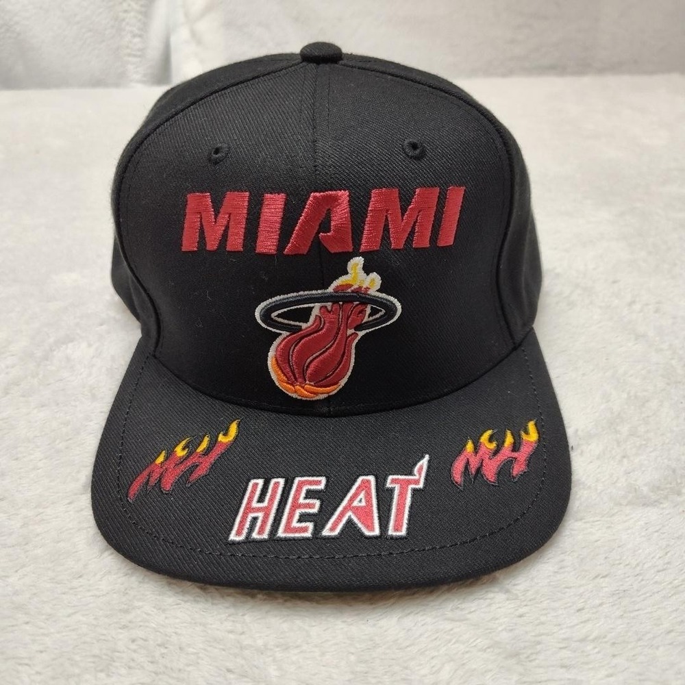Miami Heat Mitchell & Ness Hat Cap Snap Back One Size‎ Mens Black NBA Basketball